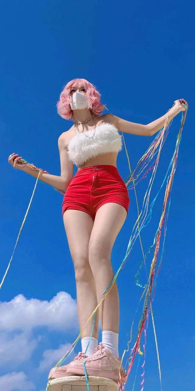 美女壁纸丨天空美女