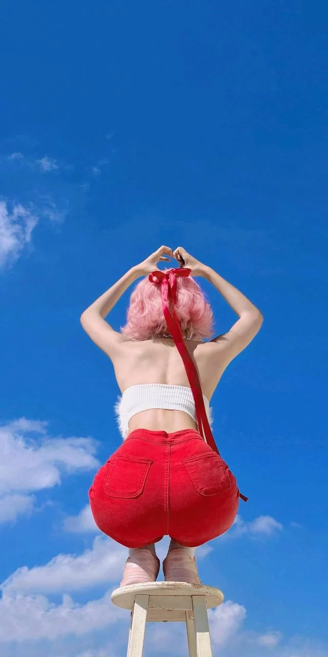 美女壁纸丨天空美女