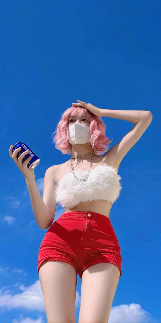 美女壁纸丨天空美女